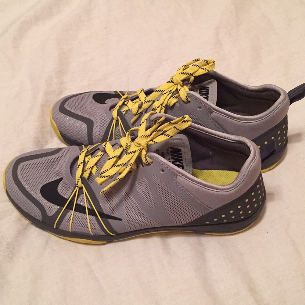 BRAND NEW NIKES!!